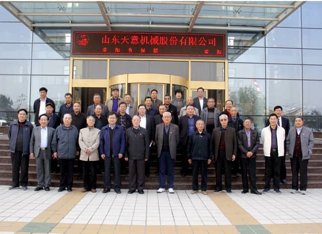 兗州區(qū)人大、政協(xié)領(lǐng)導(dǎo)蒞臨天意機(jī)械參觀考察