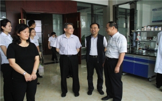 廢棄物資源化國(guó)家工程研究中心、昆明理工大學(xué)孫可偉教授,棄物資源化國(guó)家工程研究中心常務(wù)副主任、昆明理工大學(xué)教授李如燕博士蒞臨指導(dǎo)