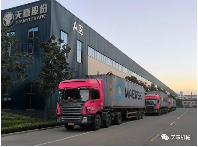 天意機械為柬埔寨客戶加工生產(chǎn)年產(chǎn)80萬平方輕質(zhì)墻板生產(chǎn)線成功裝車啟運！