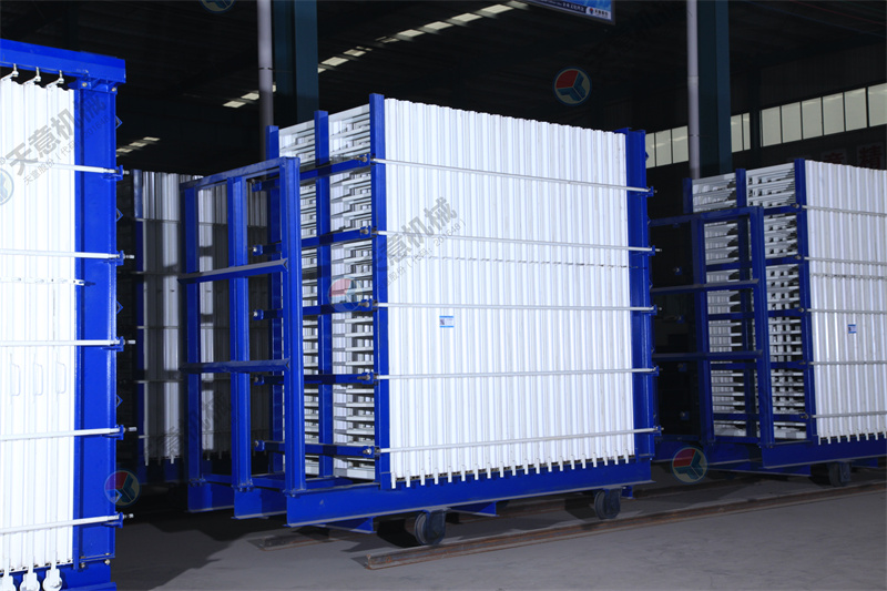 一次成型40塊板的復合墻板機，究竟有多好？